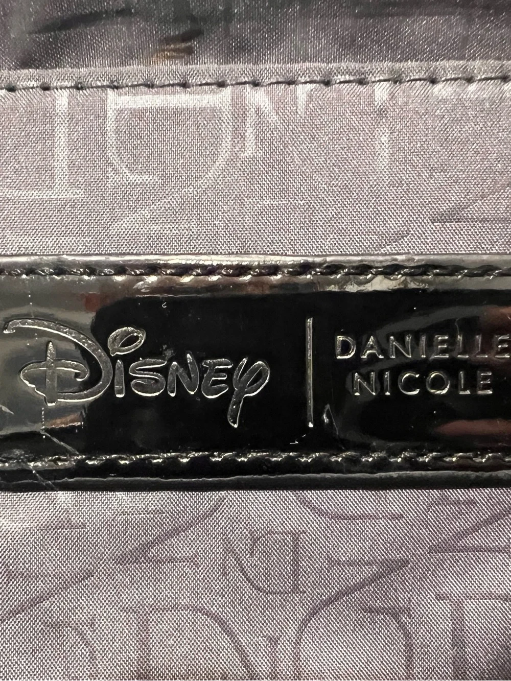 Danielle Nicole & Disney Marry Poppins Crossbody w/ chain strap - Picture 3 of 3